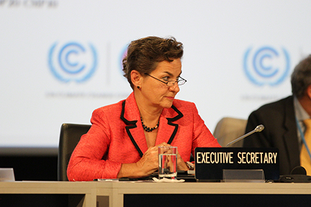 Strenger Blick: Christiana Figueres weiss, dass die Emissionsziele der Länder nicht für das Zwei-Grad-Ziel reichen werden und will diese regelmässig überprüfen. (Foto: IISD)