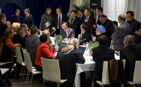 Debakel. Bei den Klimaverhandlungen in Kopenhagen im Jahr 2009 traten die Führer der Welt den Verhandlungstext in die Tonne und einigten sich nur auf einige, wenige Grundsätze. (Foto: Pete Souza / White House)