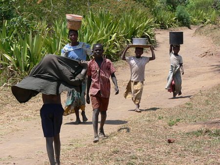 Road to nowhere. In Malawi ist das Pro-Kopf-BIP (nominal, constant) in den letzten 20 Jahren um 70 Dollar auf 250 Dollar gestiegen. (Bild: Lars Plougmann / Wikimedia)