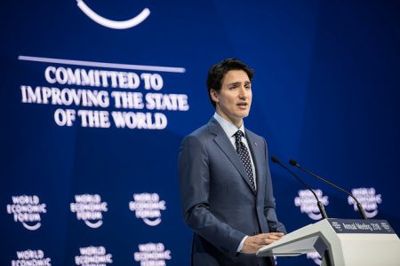 Anschlusstreffer. Der Slogan hinter Trudeau ist nicht so griffig wie 'MAGA', aber deutlich sympatischer. (Foto: Mattias Nutt / WEF)