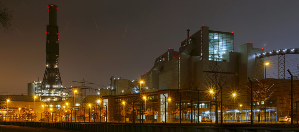 Moorburg. Das Kraftwerk bei Hamburg ging 2015 ans Netz und wurde 2020 abgeschaltet. Ob das bei Chinas Kraftwerken auch so schnell geht? (Foto: Stefan Jürgensen / Flickr)