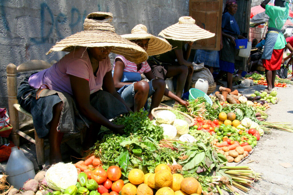 Asymmetrie. Ob diese Marktfrauen in Haiti mehr wissen als ihre Kunden? (Foto: uusc4all / Flickr)